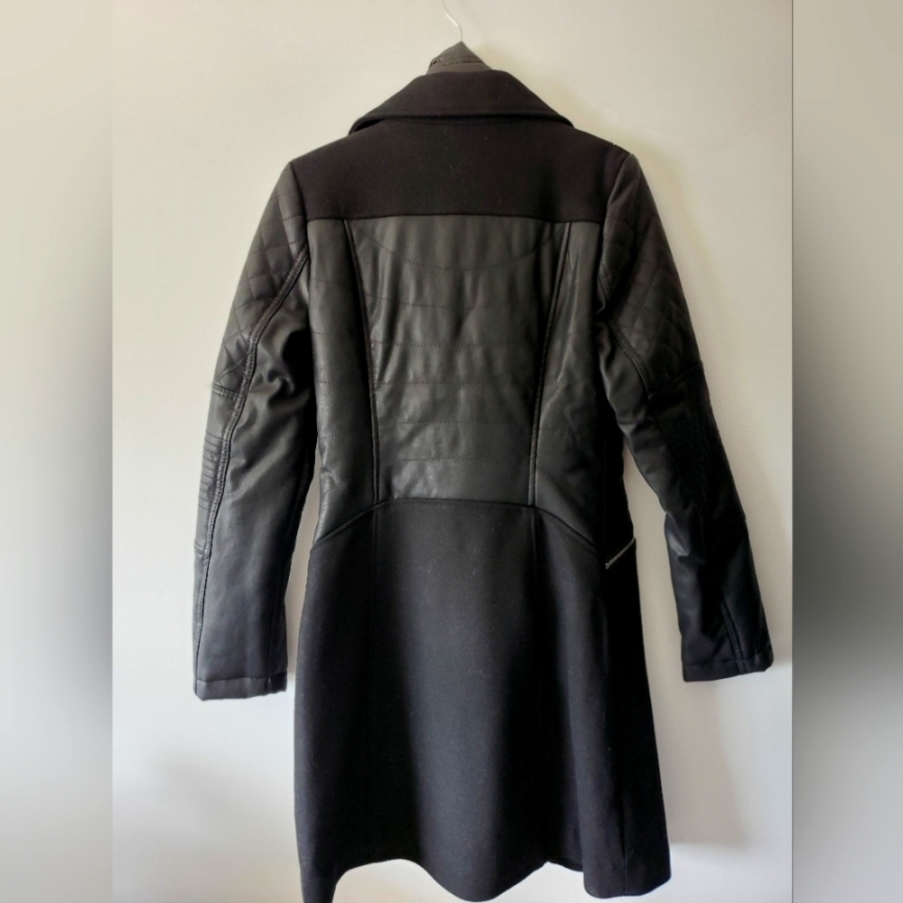 Guess NWT black coat with  removable inner vest. Textured twill with quilting. - Picture 12 of 12